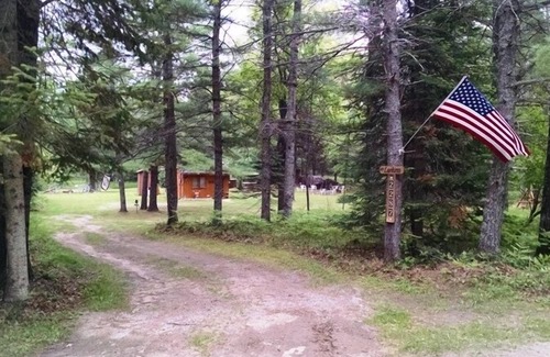 Grayling Cabin | Cozy Log Cabin In The Woods