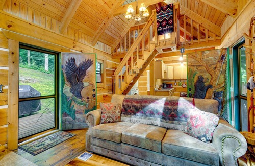 Bean Station Cabin | Cozy Log Cabin on 11 Acres: 3 Mi to Cherokee Lake!