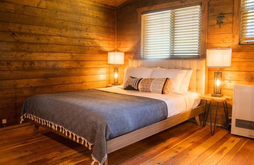 Pagosa Springs Hotel | Cozy Log Cabin w/Hot Tubs & Mountain Views: Enjoy Hot Springs w/Easy Reach