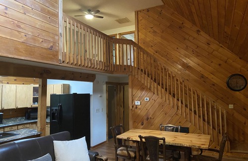 Florence Cabin | Cozy log cabin with plenty of space in Florence, SC