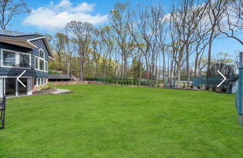 Dix Hills Apartment | Cozy Lower level Retreat with 3 Bedrooms 1.5 Bathrooms apartment in Dix Hills