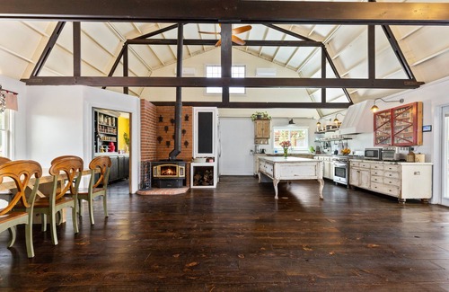 Paso Robles House | Cozy Lux Barnhouse in Paso Robles