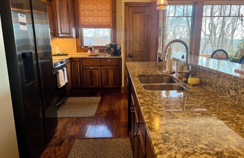 Boone Condo | Cozy Luxe Getaway: Grandfather Views, Pools,Fishing,Fireplace, 2 Kings,No Stairs