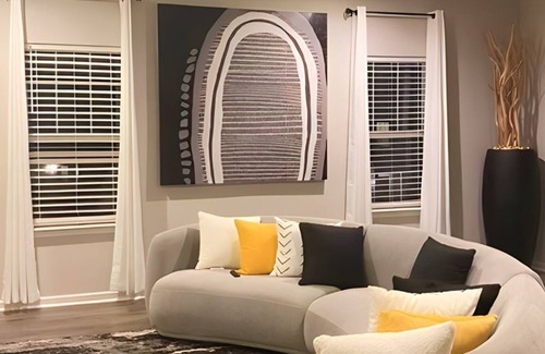Charlotte House | Cozy Luxury Three Bedroom with great attractions