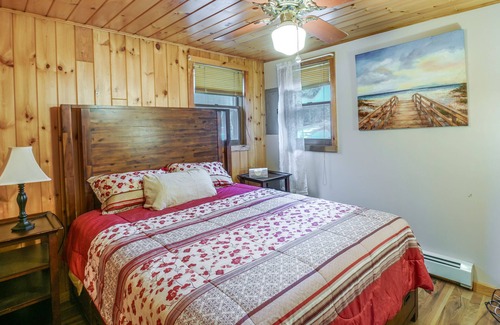 Sinclair Cottage | Cozy Maine Cottage on Long Lake w/ Screened Porch