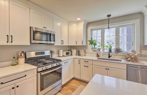 Merrimac House | Cozy Merrimac Abode w/Deck - 10 Mi to Beach!