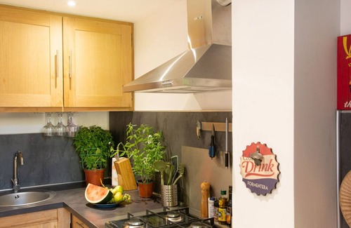 Arles City Centre Apartment | Cozy mezzanine in historic building, comfort assured