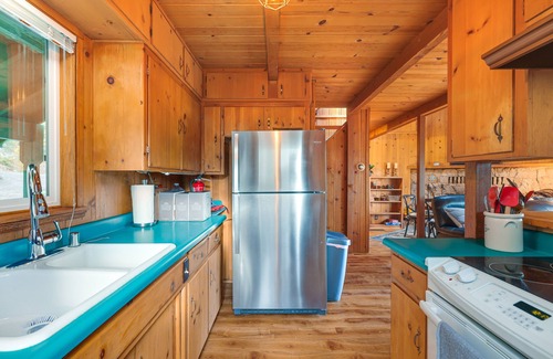 Mi-Wuk Village Cabin | Cozy Mi-Wuk Village Cabin: 18 Mi to Dodge Ridge!