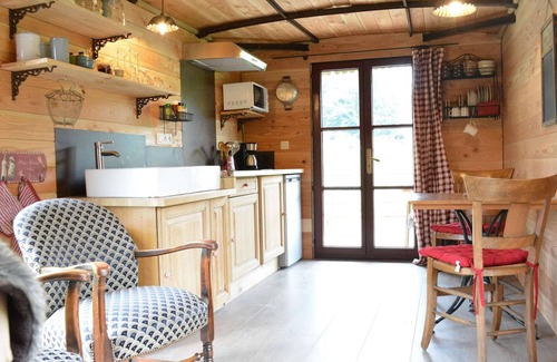 Bievre House | Cozy Mobile Home in Vresse-sur-Semois with Terrace