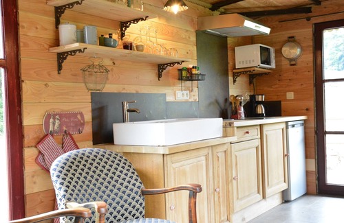 Bievre House | Cozy Mobile Home in Vresse-sur-Semois with Terrace