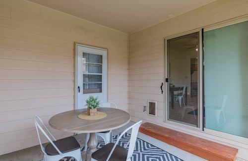 Montrose House | Cozy modern 2BR w/workspace near Main St