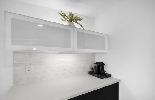 Worthington House | Cozy, modern 3BR California ranch-style home in Columbus, Ohio