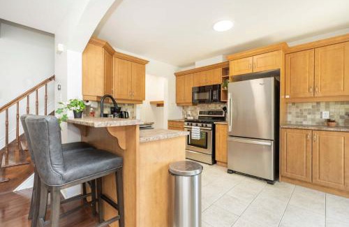 Stittsville - Basswood House | Cozy Modern 4BR Home with Sunny Patio