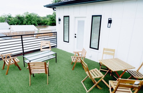 Haltom City House | Cozy modern home. Centrally locate. Fun for the whole family
