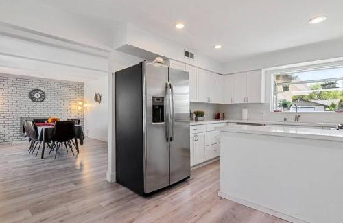 Citrus Heights House | COZY MODERN HOUSE IN CITRUS HEIGHTS