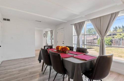 Citrus Heights House | COZY MODERN HOUSE IN CITRUS HEIGHTS