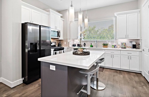 Spring Branch East House | Cozy Modern Private Room For Rent in the heart of Houston