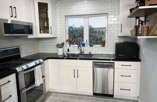 Del Rey House | Cozy modern studio plus huge loft, new construction