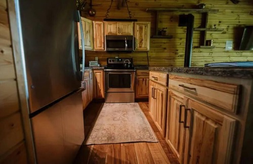 Mindoro Cabin | Cozy Moss Hill Cabin @ Highest Elevation in CTY