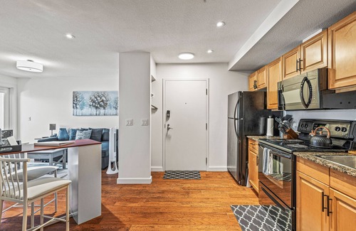 Canmore Condo | Cozy Mountain 1 BR Condo, pool, hot tub, close to all Canmore has to offer