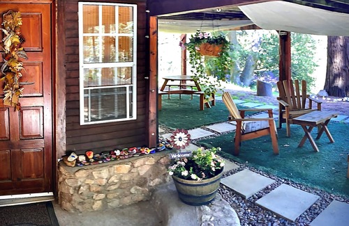 Crestline Apartment | Cozy Mountain Cabin Escape, 7 min to Lake Gregory