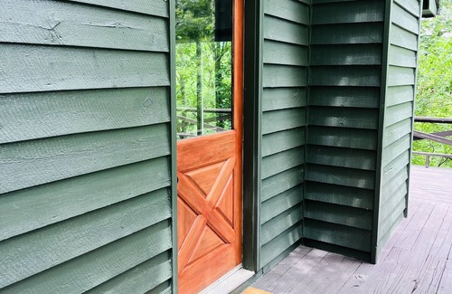 Hiawassee Cabin | Cozy mountain cabin in Hiawassee!