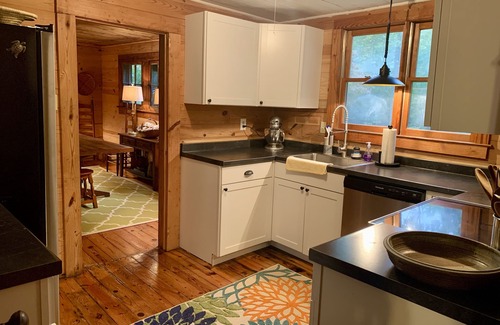 Montreat House | Cozy Mountain Cabin with Modern Amenities