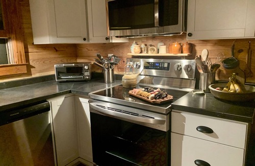 Montreat House | Cozy Mountain Cabin with Modern Amenities