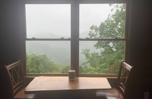 Glenville Cabin | Cozy mountain getaway up in the clouds and away from it all!