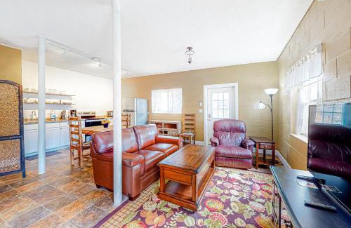 Waynesville Hotel | Cozy Mountain Hideaway