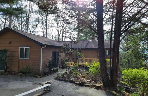 Rambling Ridge House | Cozy mountain house with spectacular views! Close to hiking/biking trails.