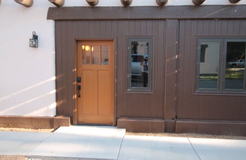 Monte Vista House | Cozy Mountain Town Bunkhouse - fish, ski, hunt & explore the nearby San Juan Mts