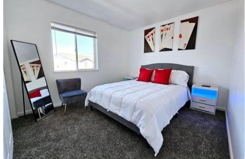 Reno/Tahoe Airport Apartment | Cozy Mountain View Retreat in Reno