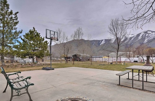 Lake Point Apartment | Cozy Mtn Apt ~10Mi to Great Lake State Park