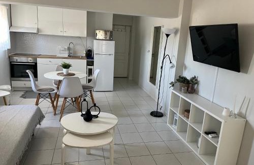 Messolonghi Apartment | Cozy Mycenae Escape Near Ruins
