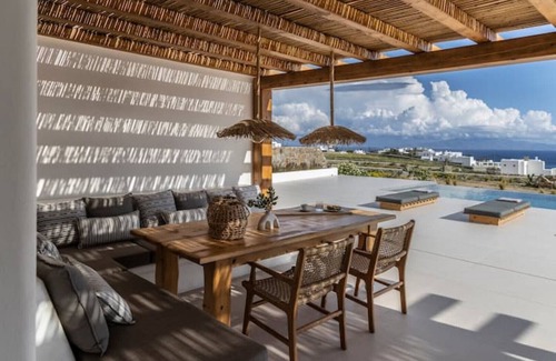 Xilokeratidi Villa | Cozy Mykonos villa with heated pool and jacuzzi!