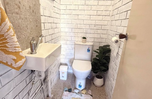 Lalor Apartment | Cozy n Vibrant Brand New Flat with Great Location In Lalor Vic