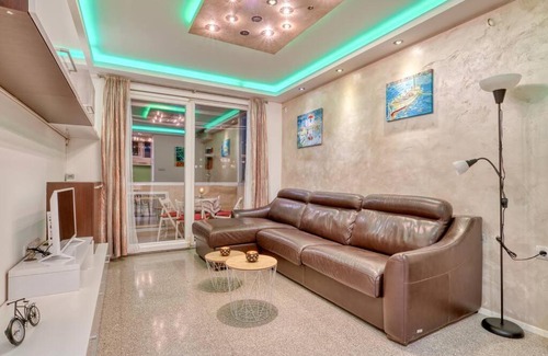 Kotor Apartment | Cozy Nest Apartment- Central and Seaboard with Elevator