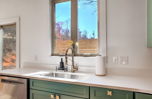 Oakley House | Cozy New Build in Asheville.
