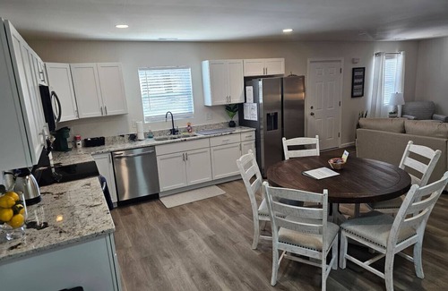 Middletown House | Cozy New Const. Ranch Near Park