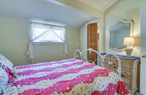Bartlett Cottage | Cozy New Hampshire Cottage w/Deck, Near Skiing!