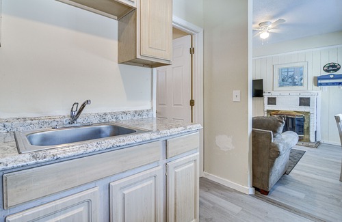Bartlett Cottage | Cozy New Hampshire Cottage w/Deck, Near Skiing!