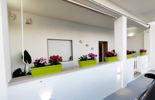 San Pietro in Bevagna Apartment | Cozy newly renovated apartment 30 meters from the sea