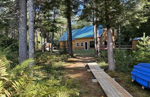 North Anson House | Cozy, NEW log cabin on Fahi Pond! Right on ATV trail through Kennebec Valley.