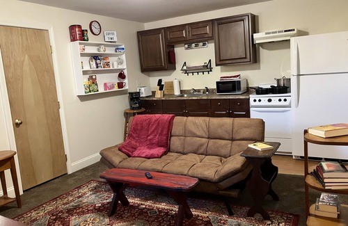 Newmarket Apartment | Cozy Newmarket Escape! Wine & WiFi! Full Kitchen!