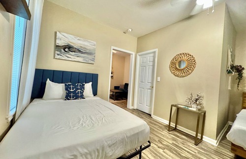 Villa Heights House | Cozy NoDa Stay Near Uptown