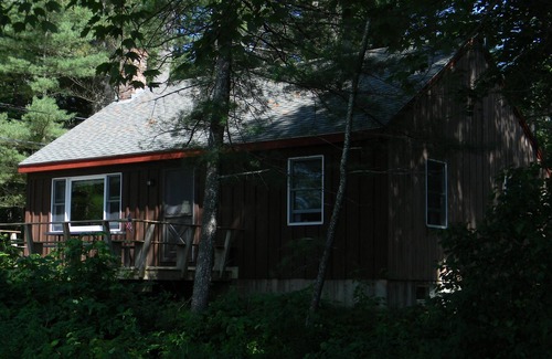 Damariscotta Cottage | Cozy Nook Cottage - Peaceful cottage with scenic views of Pemaquid Lake