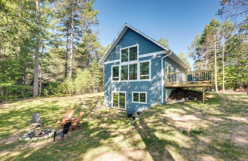 Eagle River Cabin | Cozy Northwoods Cabin w/Private Lake Access