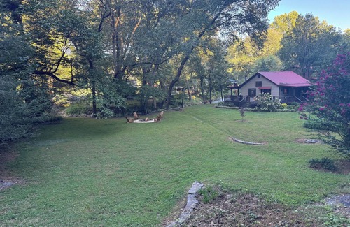 Choestoe Cabin | Cozy Nottely River Cabin. Close to lake, hiking trails, and Vogel State Park.