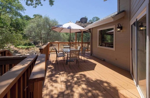 Mariposa House | COZY OAKS ~ A Perfect Family Retreat